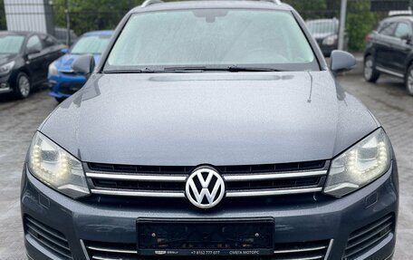 Volkswagen Touareg III, 2011 год, 1 699 000 рублей, 2 фотография
