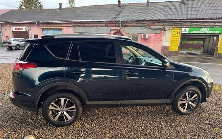 Toyota RAV4, 2019 год, 2 700 000 рублей, 10 фотография