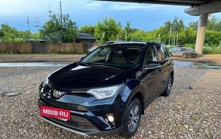Toyota RAV4, 2019 год, 2 700 000 рублей, 11 фотография