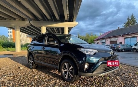 Toyota RAV4, 2019 год, 2 700 000 рублей, 28 фотография