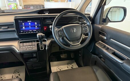 Honda Stepwgn IV, 2021 год, 2 599 900 рублей, 14 фотография