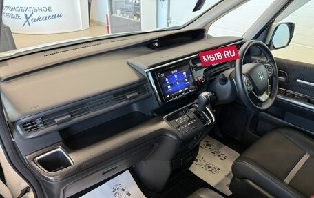 Honda Stepwgn IV, 2021 год, 2 599 900 рублей, 12 фотография