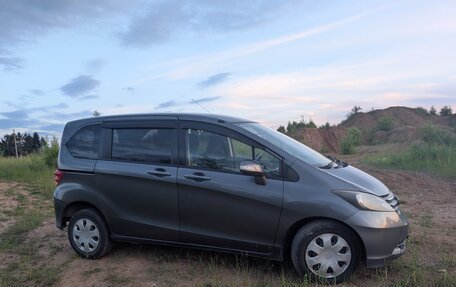 Honda Freed I, 2008 год, 900 000 рублей, 1 фотография