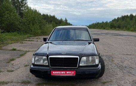 Mercedes-Benz E-Класс, 1995 год, 270 000 рублей, 1 фотография
