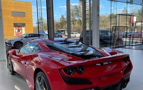 Ferrari F8, 2021 год, 27 000 000 рублей, 5 фотография