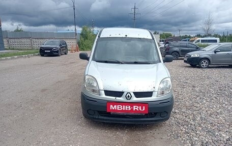 Renault Kangoo II рестайлинг, 2004 год, 217 000 рублей, 2 фотография