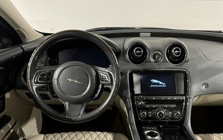 Jaguar XJ IV (X351), 2017 год, 2 390 000 рублей, 9 фотография