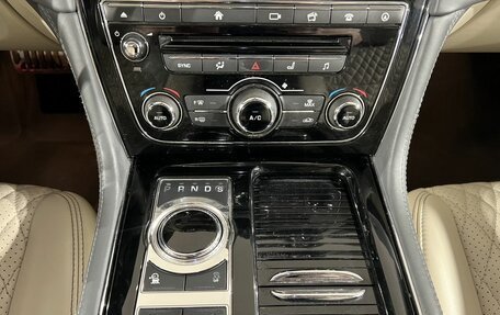 Jaguar XJ IV (X351), 2017 год, 2 390 000 рублей, 12 фотография