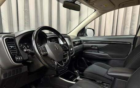 Mitsubishi Outlander III рестайлинг 3, 2021 год, 2 599 777 рублей, 5 фотография
