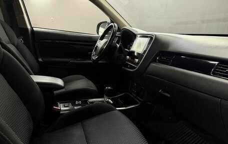 Mitsubishi Outlander III рестайлинг 3, 2021 год, 2 599 777 рублей, 14 фотография