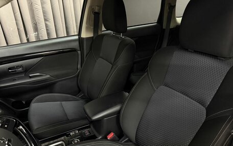 Mitsubishi Outlander III рестайлинг 3, 2021 год, 2 599 777 рублей, 10 фотография