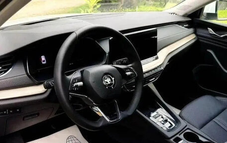 Skoda Octavia IV, 2026 год, 2 220 000 рублей, 13 фотография