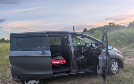 Honda Freed I, 2008 год, 900 000 рублей, 2 фотография