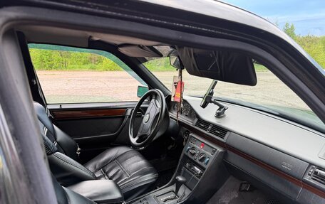 Mercedes-Benz E-Класс, 1995 год, 270 000 рублей, 7 фотография