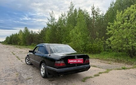 Mercedes-Benz E-Класс, 1995 год, 270 000 рублей, 4 фотография