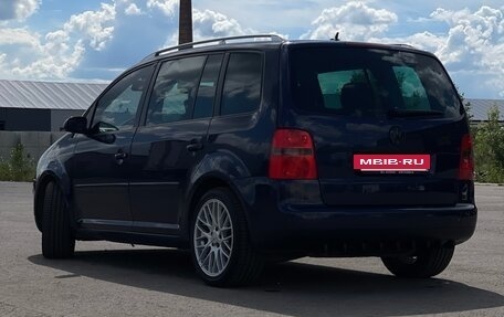 Volkswagen Touran III, 2004 год, 499 999 рублей, 4 фотография