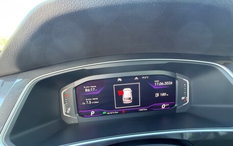 Volkswagen Tiguan II, 2020 год, 3 600 000 рублей, 11 фотография