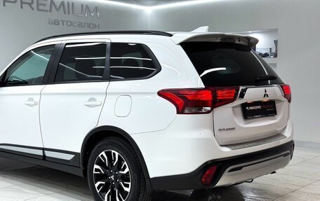 Mitsubishi Outlander III рестайлинг 3, 2022 год, 3 000 000 рублей, 32 фотография