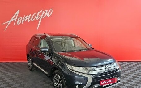 Mitsubishi Outlander III рестайлинг 3, 2018 год, 1 950 000 рублей, 7 фотография