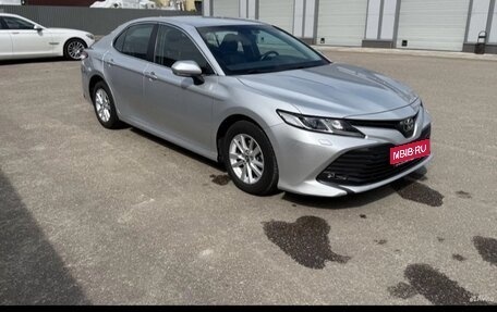 Toyota Camry, 2019 год, 2 850 000 рублей, 1 фотография