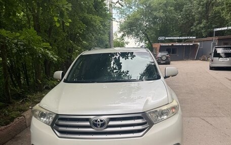 Toyota Highlander III, 2012 год, 1 790 000 рублей, 1 фотография