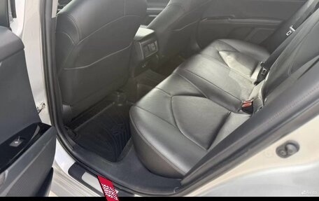 Toyota Camry, 2019 год, 2 850 000 рублей, 10 фотография