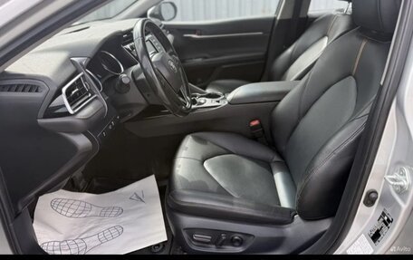 Toyota Camry, 2019 год, 2 850 000 рублей, 14 фотография