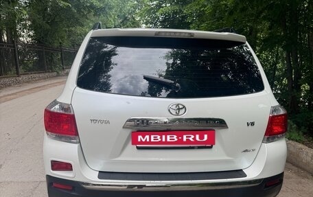 Toyota Highlander III, 2012 год, 1 790 000 рублей, 3 фотография