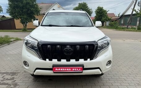 Toyota Land Cruiser Prado 150 рестайлинг 2, 2014 год, 2 950 000 рублей, 1 фотография