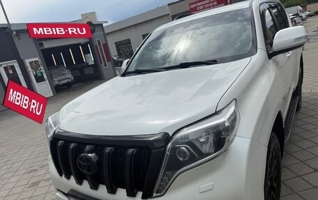 Toyota Land Cruiser Prado 150 рестайлинг 2, 2014 год, 2 950 000 рублей, 9 фотография