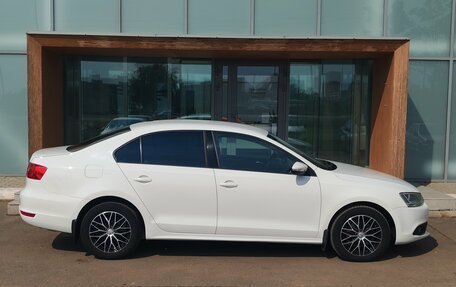 Volkswagen Jetta VI, 2013 год, 1 050 000 рублей, 5 фотография