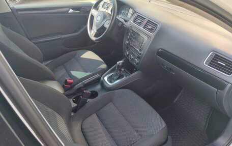 Volkswagen Jetta VI, 2013 год, 1 050 000 рублей, 12 фотография