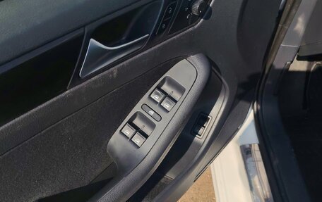 Volkswagen Jetta VI, 2013 год, 1 050 000 рублей, 13 фотография