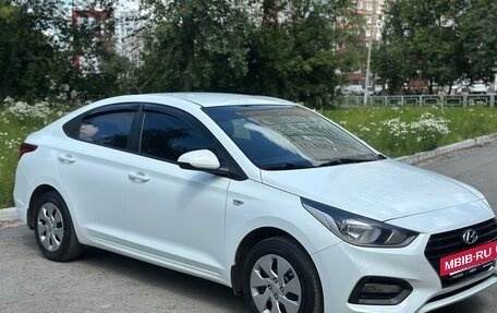 Hyundai Solaris II рестайлинг, 2018 год, 999 999 рублей, 3 фотография