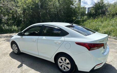 Hyundai Solaris II рестайлинг, 2018 год, 999 999 рублей, 6 фотография