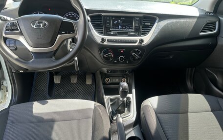 Hyundai Solaris II рестайлинг, 2018 год, 999 999 рублей, 7 фотография