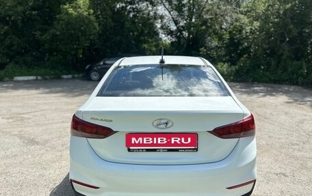 Hyundai Solaris II рестайлинг, 2018 год, 999 999 рублей, 5 фотография
