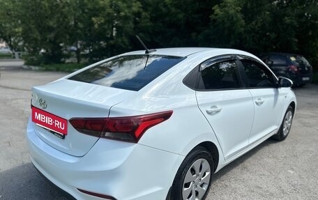 Hyundai Solaris II рестайлинг, 2018 год, 999 999 рублей, 4 фотография