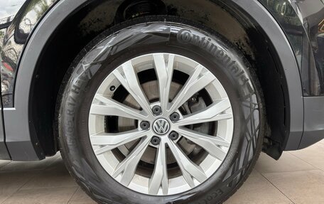 Volkswagen Tiguan II, 2019 год, 2 220 000 рублей, 15 фотография