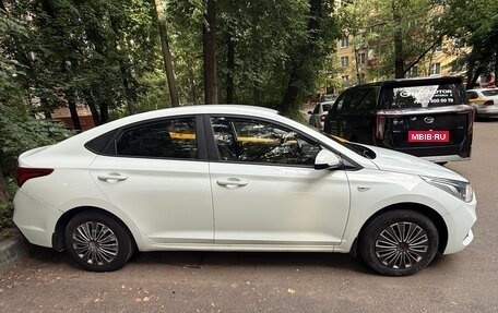Hyundai Solaris II рестайлинг, 2018 год, 850 000 рублей, 2 фотография