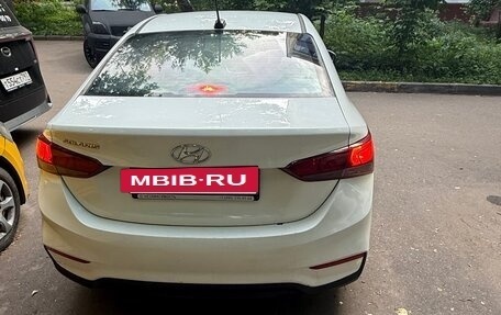 Hyundai Solaris II рестайлинг, 2018 год, 850 000 рублей, 3 фотография
