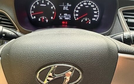 Hyundai Solaris II рестайлинг, 2018 год, 850 000 рублей, 11 фотография