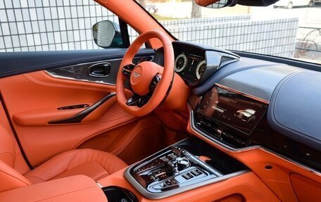 Aston Martin DBX I, 2024 год, 28 000 000 рублей, 11 фотография