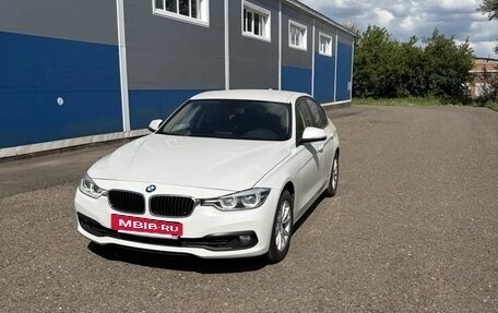 BMW 3 серия, 2018 год, 2 700 000 рублей, 3 фотография