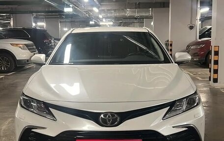 Toyota Camry, 2021 год, 2 750 000 рублей, 1 фотография
