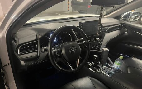 Toyota Camry, 2021 год, 2 750 000 рублей, 4 фотография