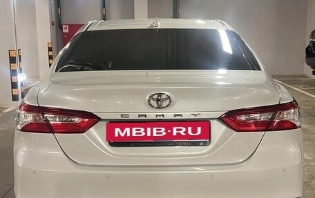 Toyota Camry, 2021 год, 2 750 000 рублей, 2 фотография