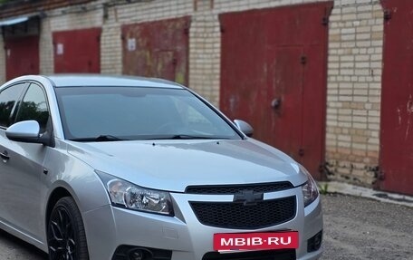 Chevrolet Cruze II, 2010 год, 900 000 рублей, 5 фотография