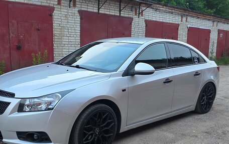 Chevrolet Cruze II, 2010 год, 900 000 рублей, 9 фотография