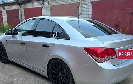 Chevrolet Cruze II, 2010 год, 900 000 рублей, 8 фотография